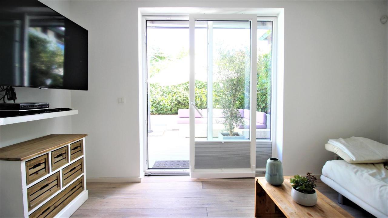 Apartment ✦ Lovely Studio ✦ - Big Terrace, Private Parking